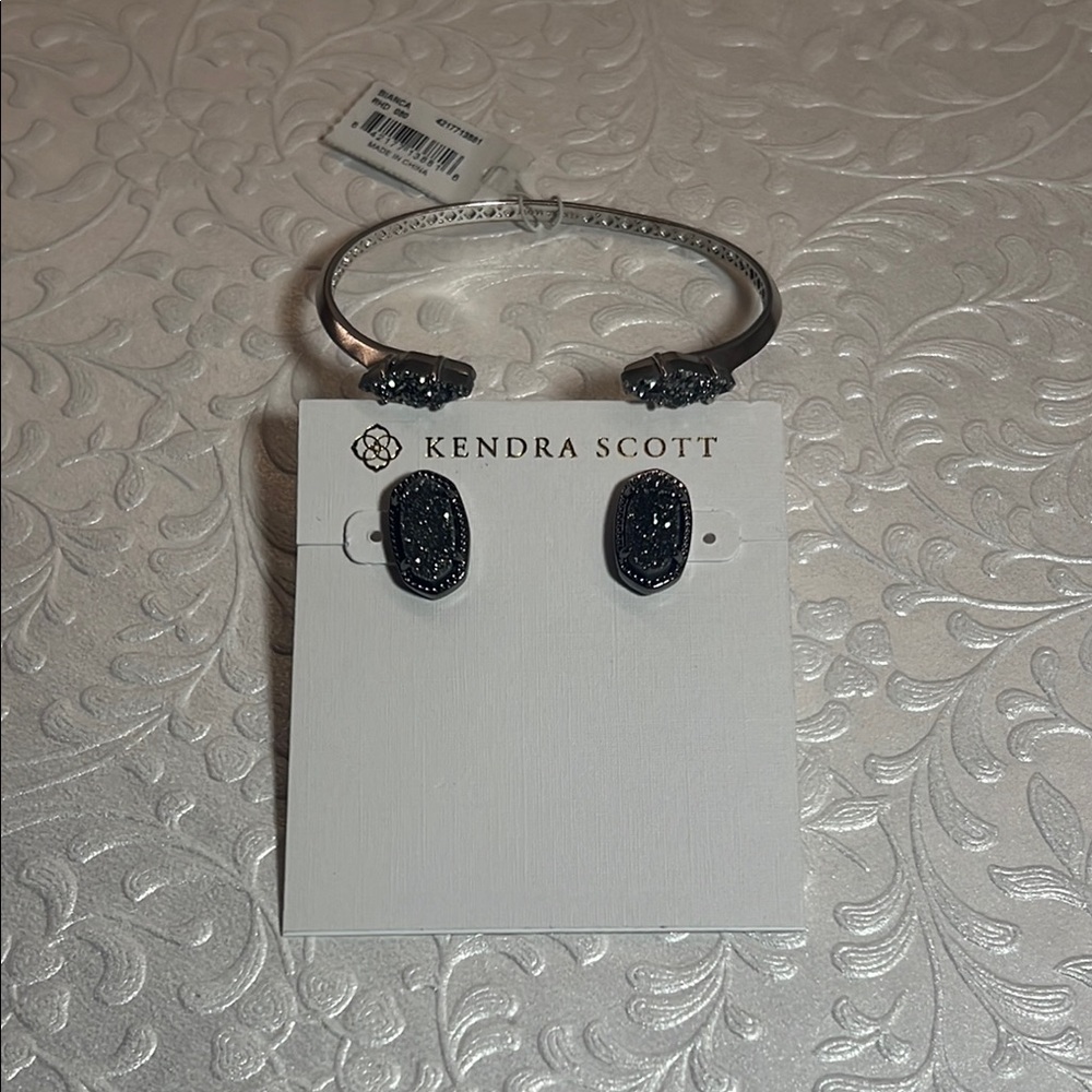 Kendra Scott Black Bracelet and Earring Set - Picture 2 of 4